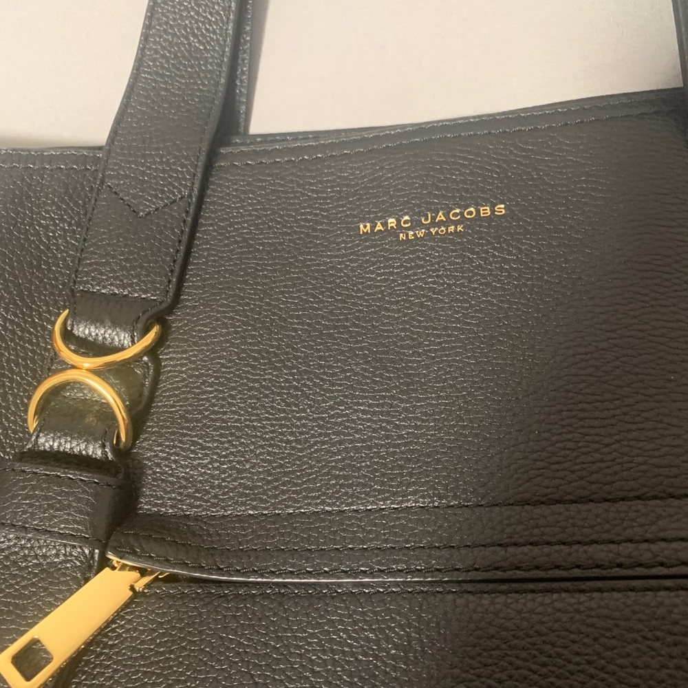 MARC JACOBS purse. 100% cow leather!! - Picture 2 of 11